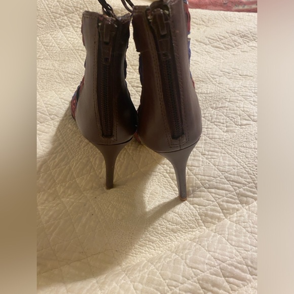 Gianni Bini lace up suede heels size 7 - Picture 4 of 8